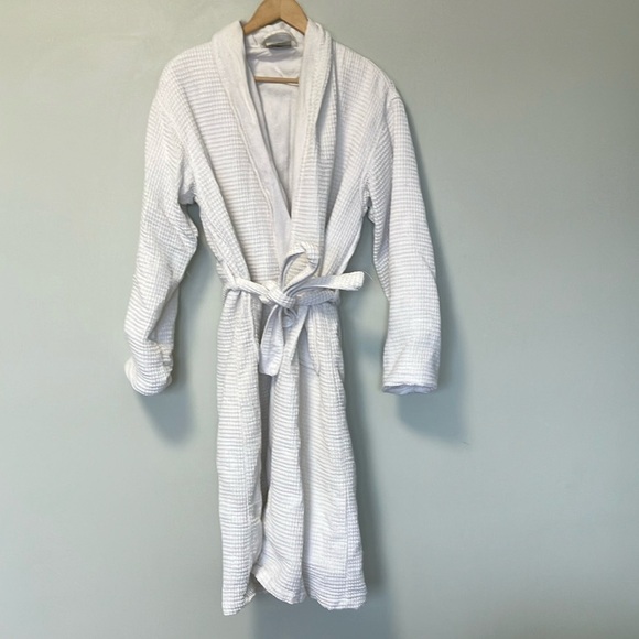 Pottery Barn Other - Pottery Barn White Waffle Knit bathrobe S